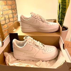 Women’s Air Force 1s (Women’s Size 7.5)